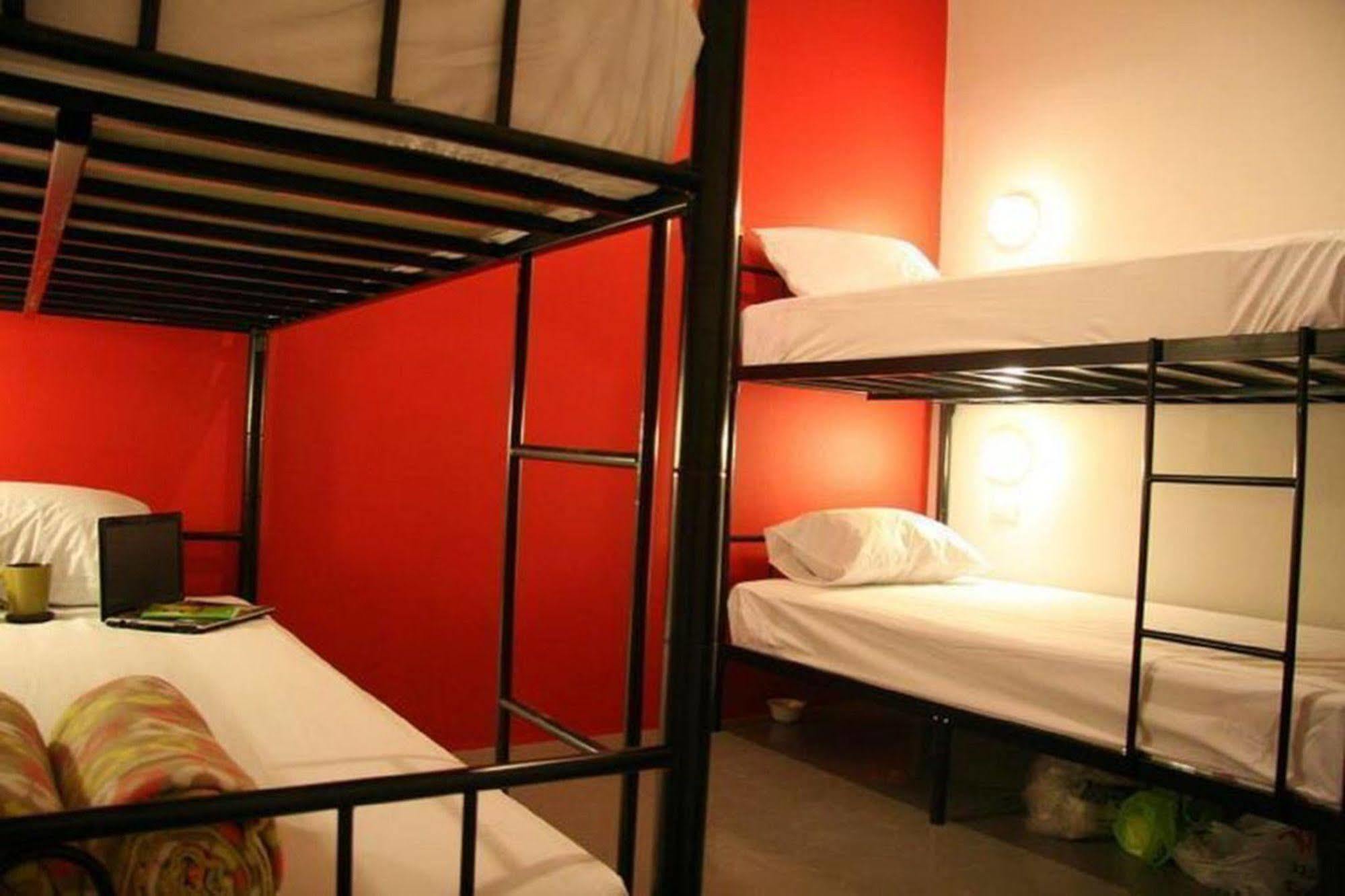 Kool Backpacker Hostel Patong Exterior foto